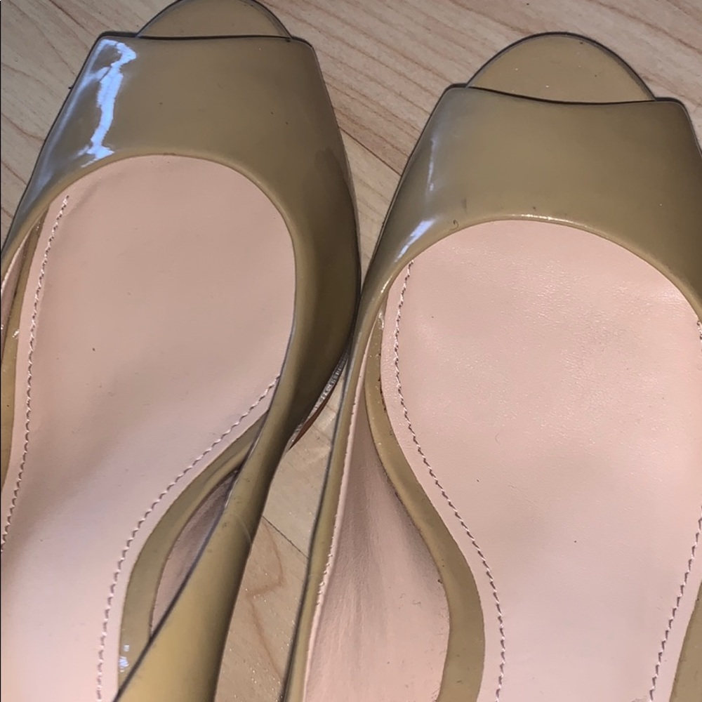 Shoes - Picture 7 of 8